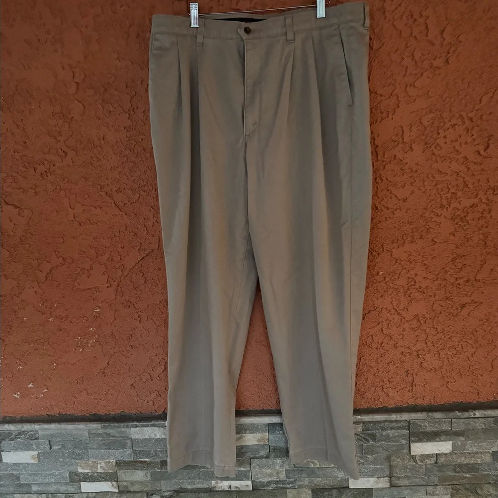 Men's Tan Pants khaki dockers - Picture 2 of 5